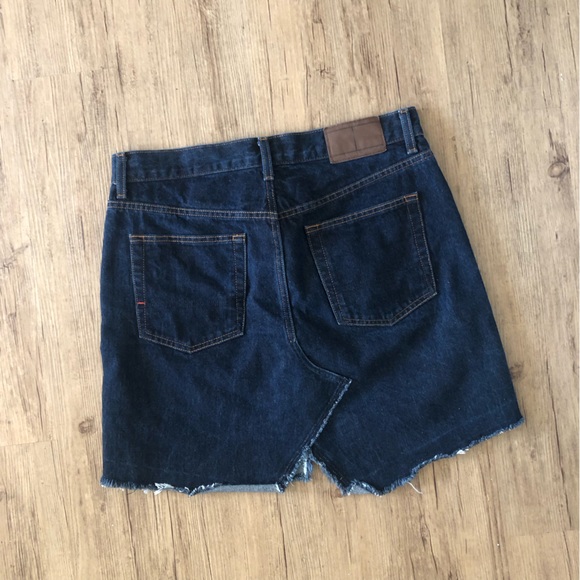 Tommy Hilfiger straight denim skirt 31 x 32 - Picture 2 of 5